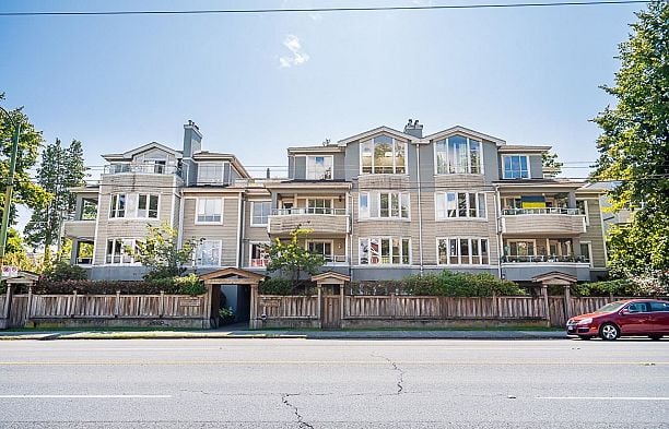 303 3220 W 4TH AVENUE Kitsilano