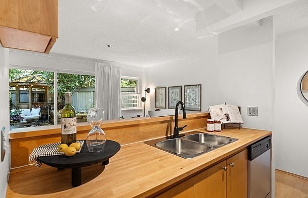 103 2256 W 7TH AVENUE Kitsilano