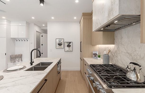 B 3538 W 14TH AVENUE Kitsilano