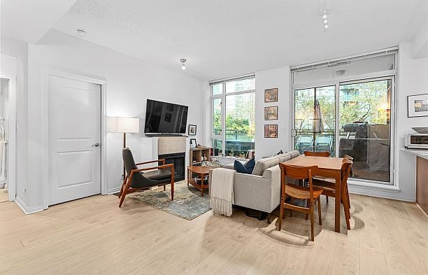 401 1211 MELVILLE STREET Coal Harbour