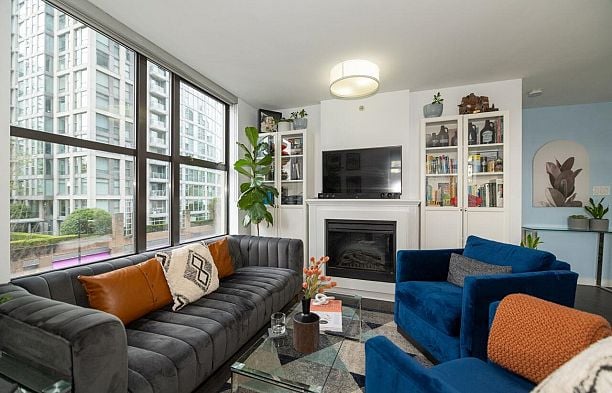 406 989 BEATTY STREET Yaletown