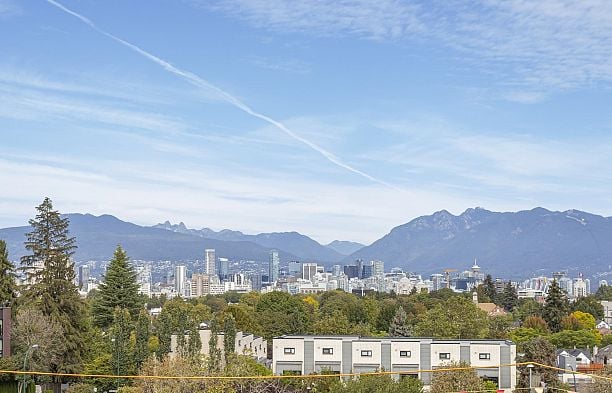 585 W 26TH AVENUE Cambie