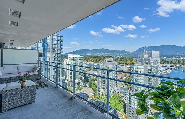 2302 1499 W PENDER STREET Coal Harbour