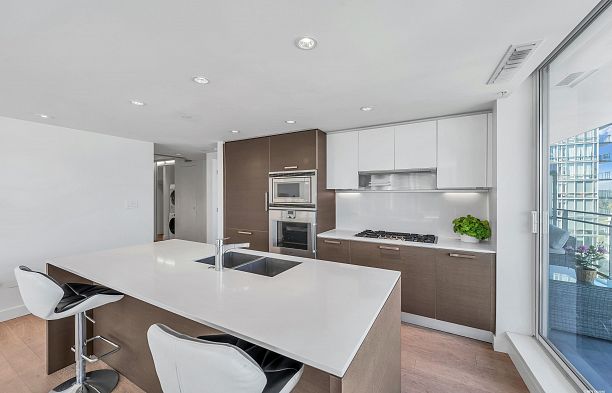 2302 1499 W PENDER STREET Coal Harbour