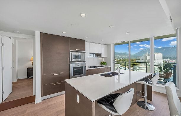 2302 1499 W PENDER STREET Coal Harbour