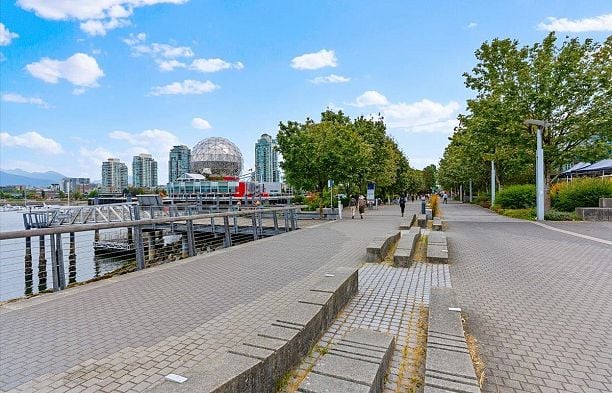 201 159 W 2ND AVENUE False Creek