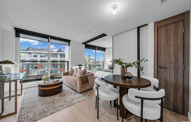 1219 1768 COOK STREET False Creek