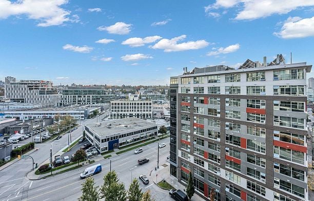 1219 1768 COOK STREET False Creek