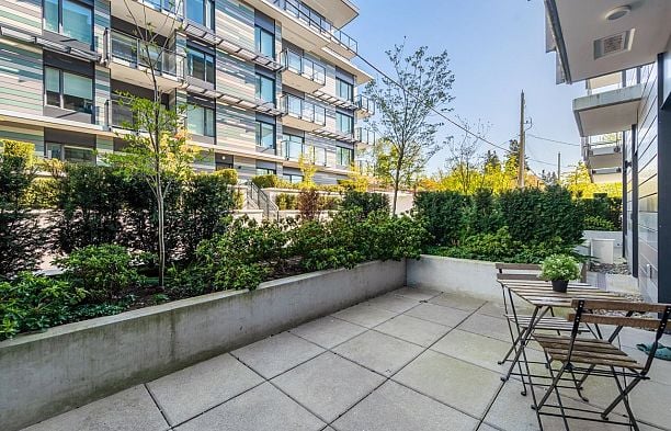 103 477 W 59TH AVENUE South Cambie