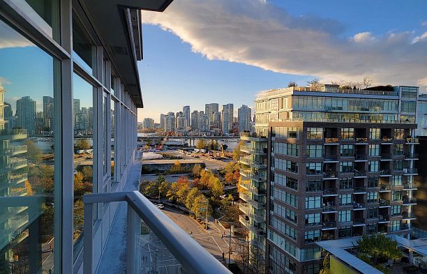 1204 168 W 1ST AVENUE False Creek