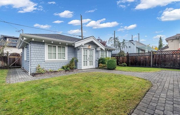 2721 W 24TH AVENUE Arbutus