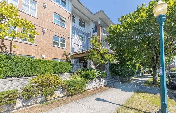 312 995 W 59TH AVENUE South Cambie