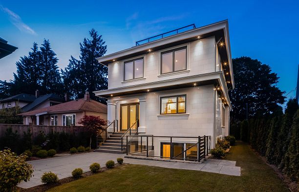 3708 W 1ST AVENUE Point Grey