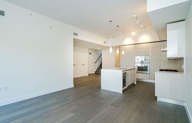 601 488 W 58TH AVENUE South Cambie