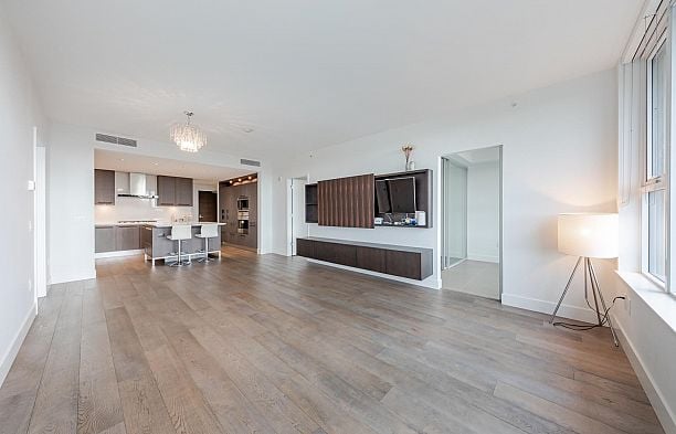 310 2102 W 48TH AVENUE Kerrisdale