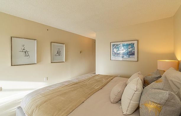 535 1515 W 2ND AVENUE False Creek