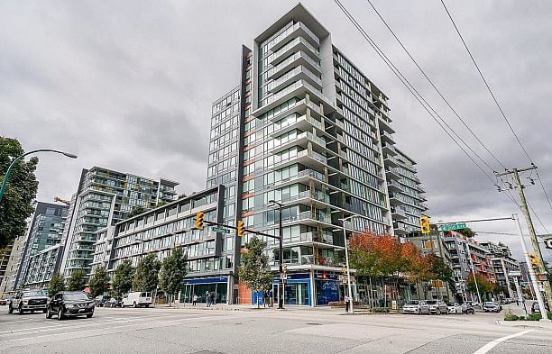 PH1701 1783 MANITOBA STREET False Creek