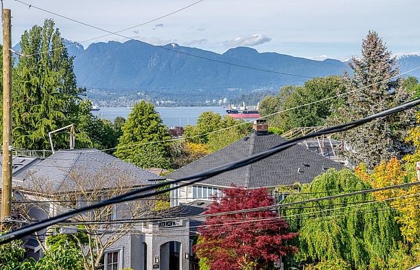 4389 LOCARNO CRESCENT Point Grey