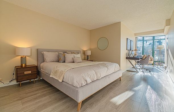 535 1515 W 2ND AVENUE False Creek