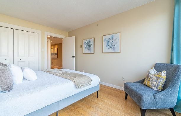 535 1515 W 2ND AVENUE False Creek