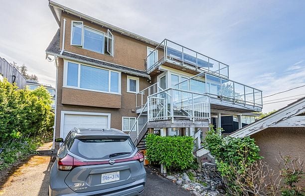 4389 LOCARNO CRESCENT Point Grey