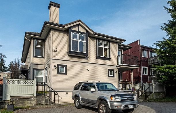 2484-2490 W 4TH AVENUE Kitsilano