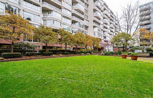 514 518 MOBERLY ROAD False Creek