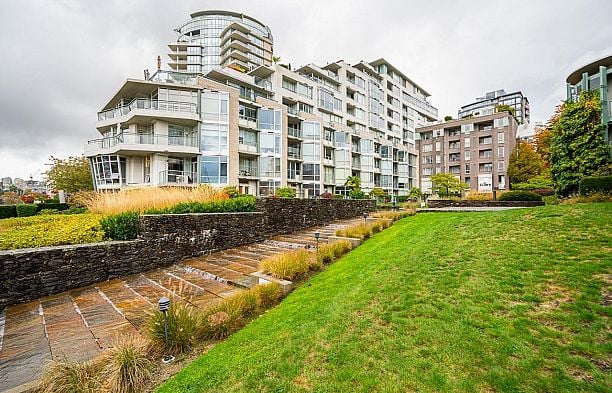 309 1288 MARINASIDE CRESCENT Yaletown