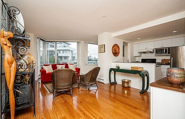 309 1288 MARINASIDE CRESCENT Yaletown