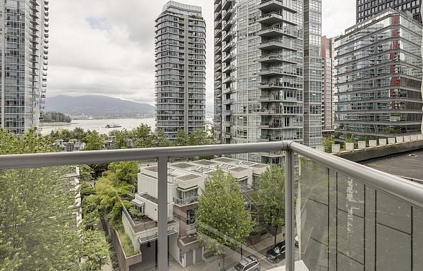 601 1228 W HASTINGS STREET Coal Harbour