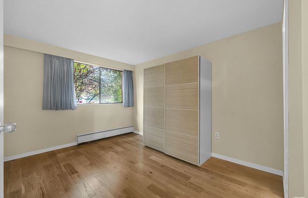 110 2080 MAPLE STREET Kitsilano