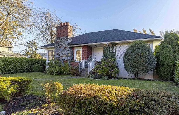 3806 W 3RD AVENUE Point Grey