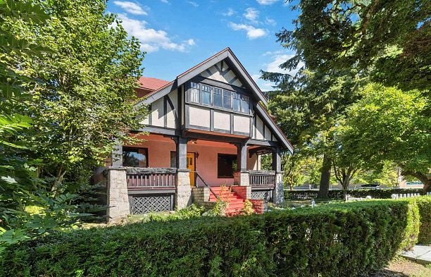 2011 W 48TH AVENUE Kerrisdale