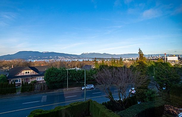 3940 W 10TH AVENUE Point Grey