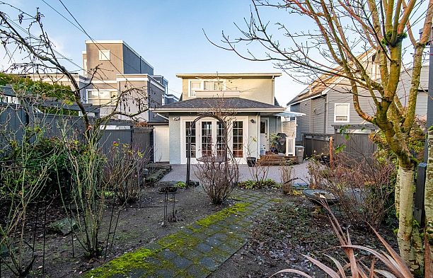 3940 W 10TH AVENUE Point Grey