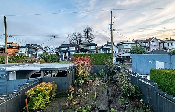 3940 W 10TH AVENUE Point Grey