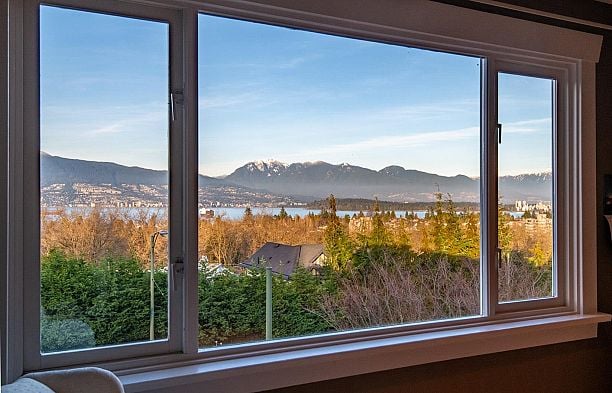 3940 W 10TH AVENUE Point Grey