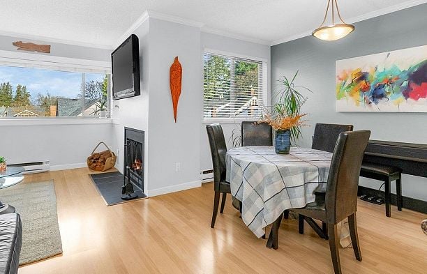 18 3437 W 4TH AVENUE Kitsilano