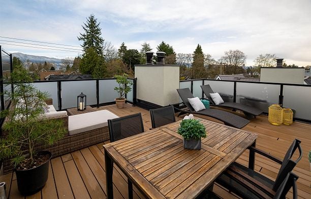 18 3437 W 4TH AVENUE Kitsilano