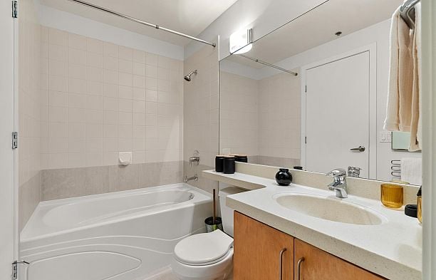 601 2655 CRANBERRY DRIVE Kitsilano