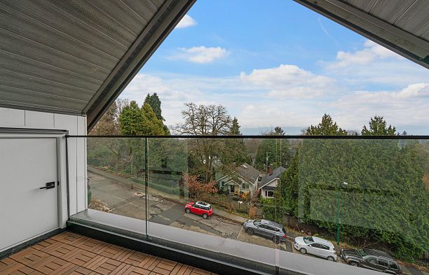 A 3536 W 14TH AVENUE Kitsilano