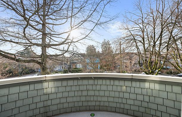 3025 W 7TH AVENUE Kitsilano