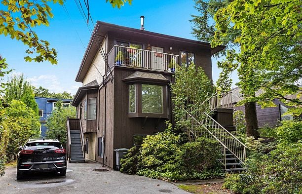 2312 W 6TH AVENUE Kitsilano