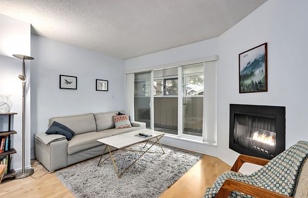 8 3250 W 4TH AVENUE Kitsilano