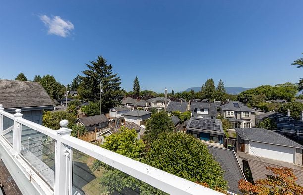 4415 W 15TH AVENUE Point Grey