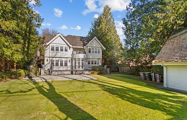 1288 LAURIER AVENUE Shaughnessy