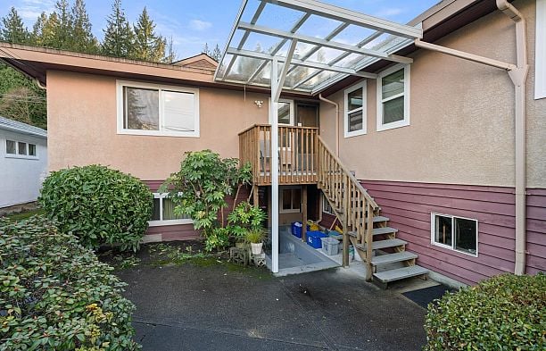 4651 W 16TH AVENUE Point Grey