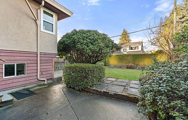 4651 W 16TH AVENUE Point Grey