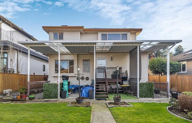 2325 W KING EDWARD AVENUE Arbutus