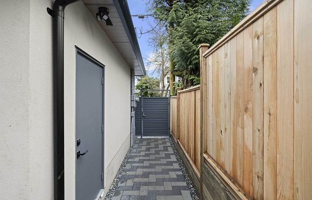 2 3232 W 38TH AVENUE Kerrisdale